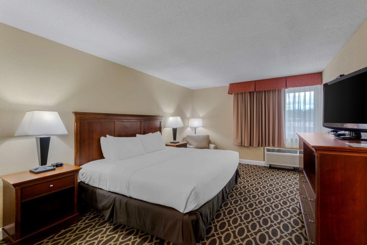 Western & Conference Center Hotel 4*