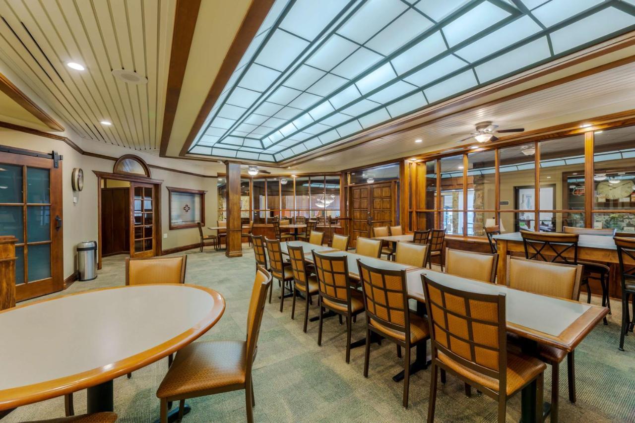 Hotel Western & Conference Center 4*