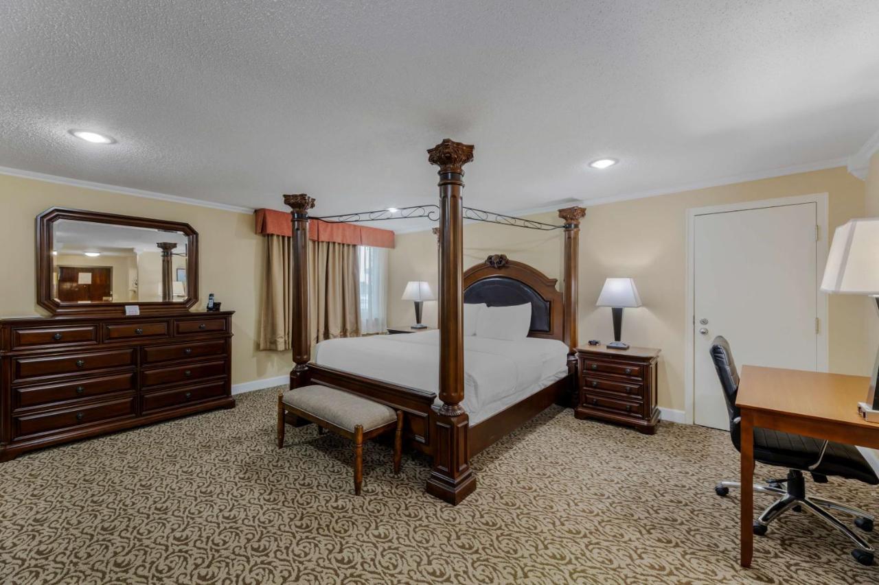 Western & Conference Center 4*