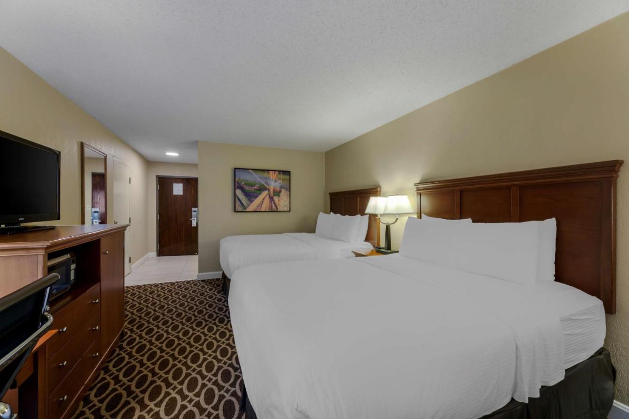 Western & Conference Center Hotel