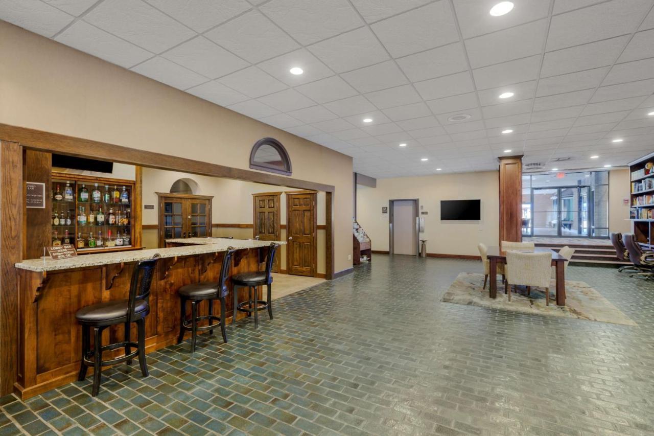 Hotel Western & Conference Center
